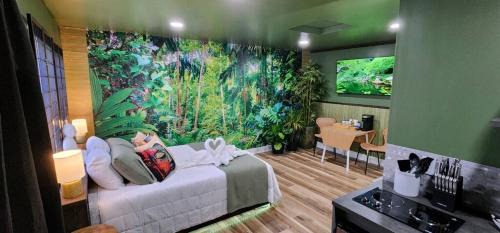 Midtown Apartment | Zen Retreat-Jacuzzi, kitchenette, Walk to fun