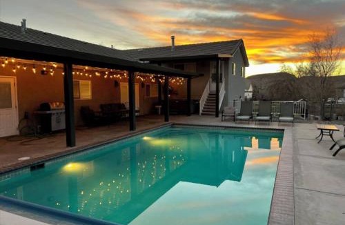 La Verkin House | Zion Family Retreat with Private Pool, Hot Tub and Game Room