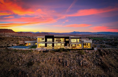 Washington Fields House | Zion Mountain/Pool, Hot Tub, BBQ & Pickleball
