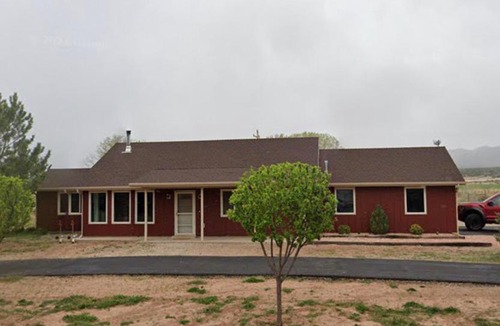 New Harmony House | Zion to Kolob Canyon Quiet Retreat Escape