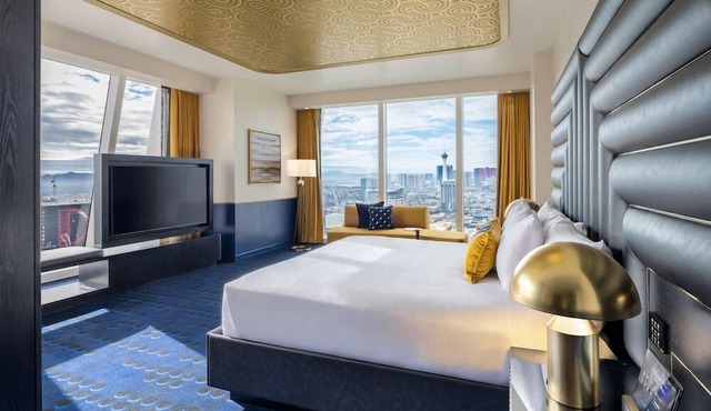 1-Bedroom Suite at a 4.5⭐️ Hotel