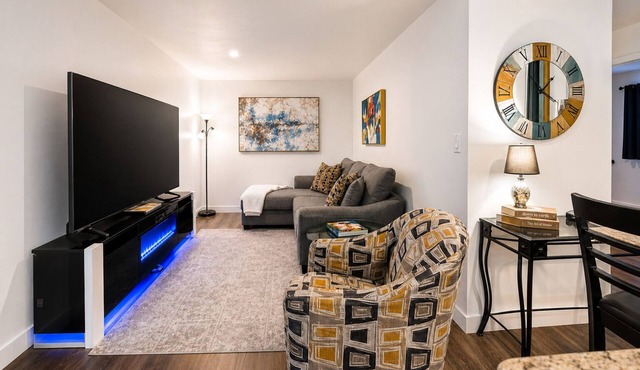 1 Mile from Spirit Mountain Casino! Cozy apartment that sleeps 6