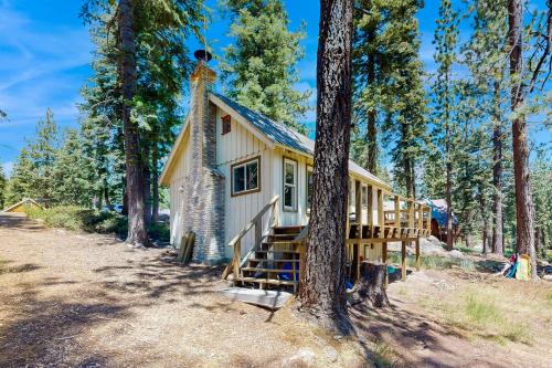 10 Mi to Bear Valley Resort: Serene Mtn Retreat
