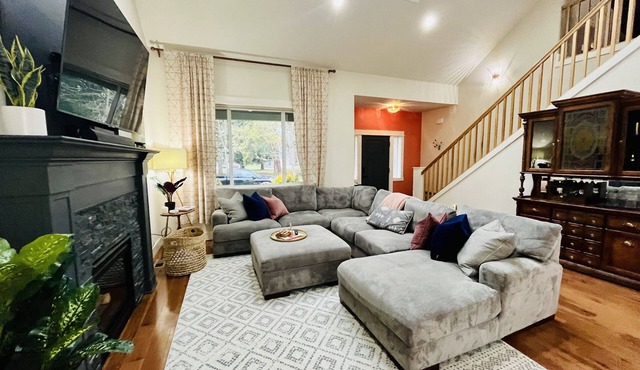 10 mins U of O, Autzen, airport HOT TUB, park, Quiet location!