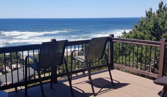 180 degree ocean beach view. Depoe Bay Lincoln beach area. quick walk to beach