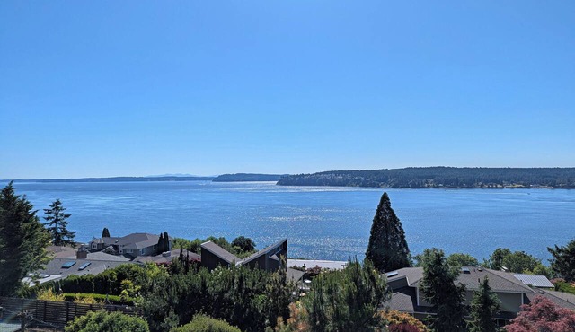 180° Puget Sound Water & Sunset Views, Enjoy, Relax in Private Suite - Tacoma WA