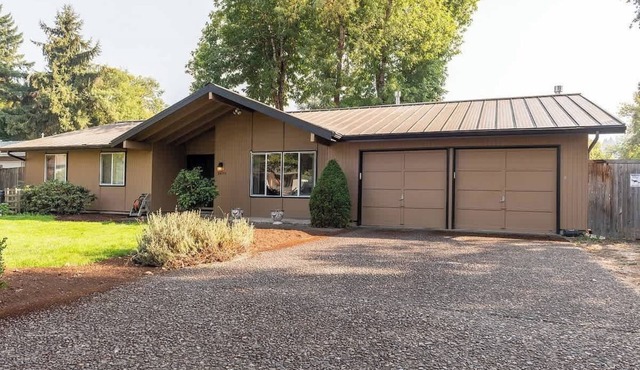 1BR Suite Near UO & Autzen Dog Friendly