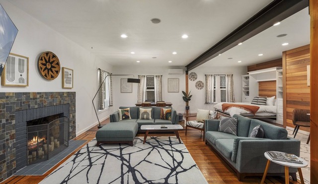 1st floor in Duplex Chic 1BR Close to Mt. Rainier