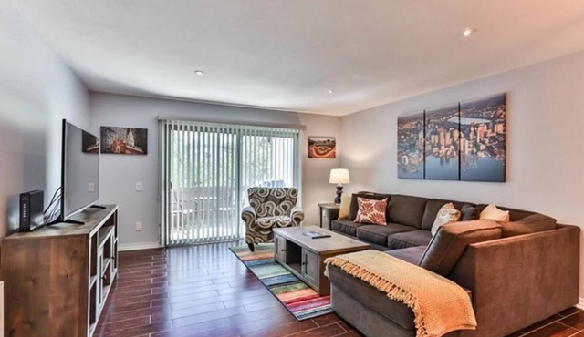 2 bed 2.5 bath Lake Murray Condo - Resort-Style Living in La Mesa