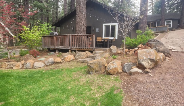 2 Bedroom/1 Bathroom - Lake Front!