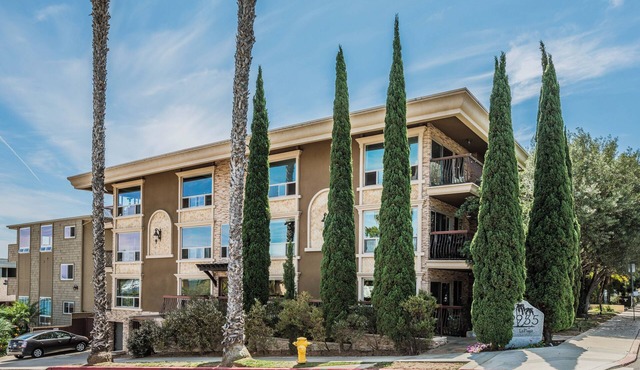 2-bedroom condo in La Playa Point Loma San Diego