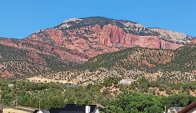 2-bedroom house in serene New Harmony with Zion views