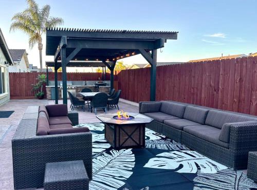 2 Masters, Newly renovated with new furnishings - 4BR 3BA
