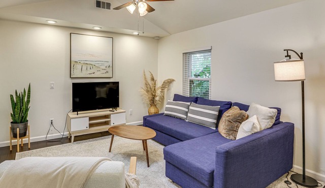 2 Mi to Ocean: Pet-Friendly Imperial Beach Retreat