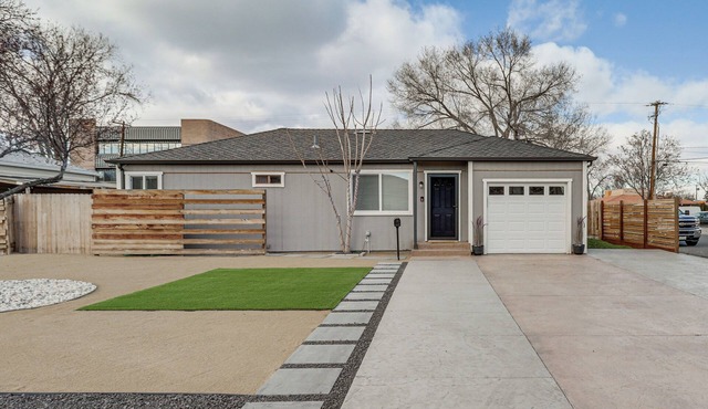2 Mi to Reno Convention Center: Modern Home + Yard