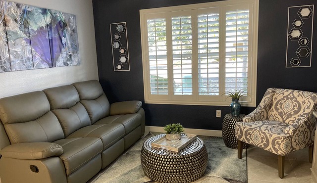 2022 Reno | Fast Wifi | King Bed | Minutes from Las Vegas Strip