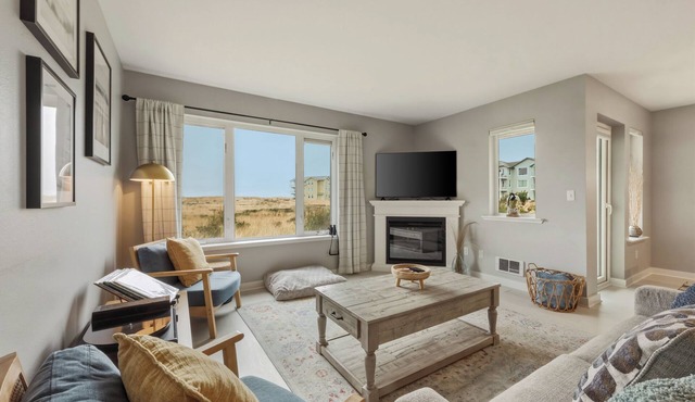 213 - Deepwater Digs the Go-To OceanFront Escape