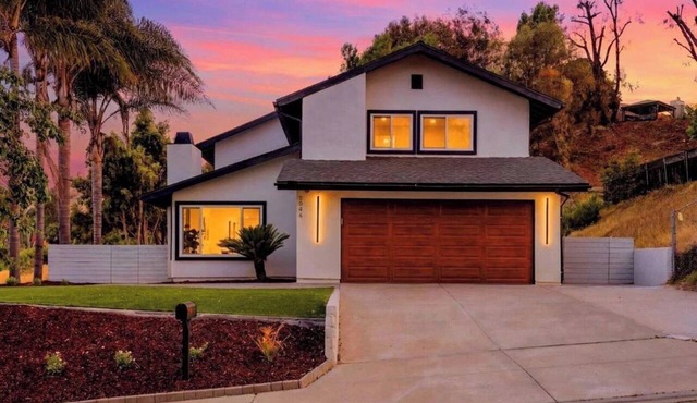 25. 4BR Coastal Oasis Near Legoland and Beach