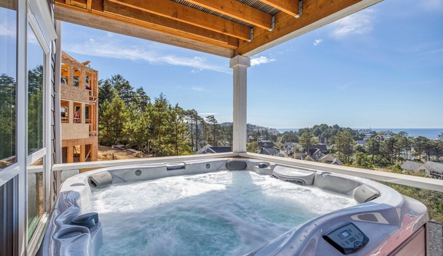 3 Sky-High Ocean-View Decks, Hot Tub, 2 King Suites in this Olivia Beach Beauty!