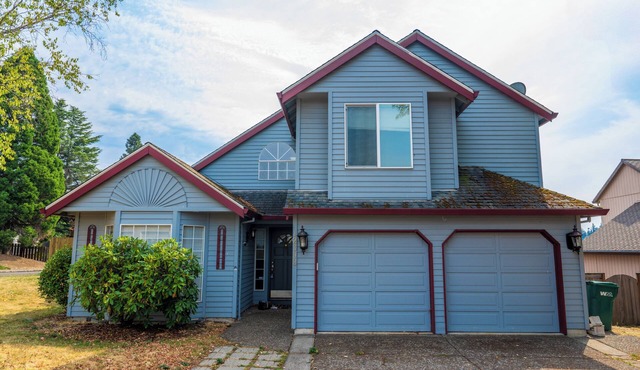 30%Monthly Discount 3B/2.5BA House with Large Backyard in Clackamas