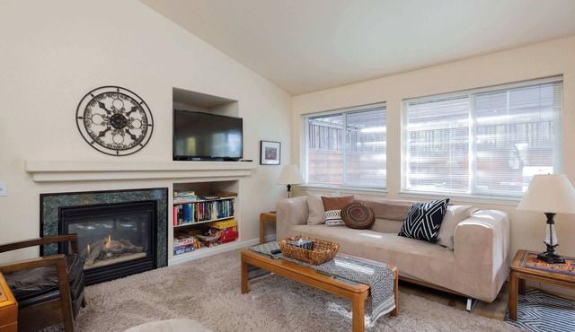 3BR Near Old Mill with Fireplace Sleeps 6