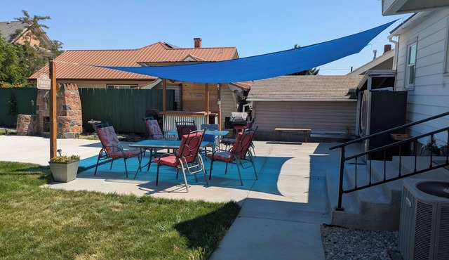 4-bdrm house in charming area close to H. School, Convention Ctr, Rup Activities