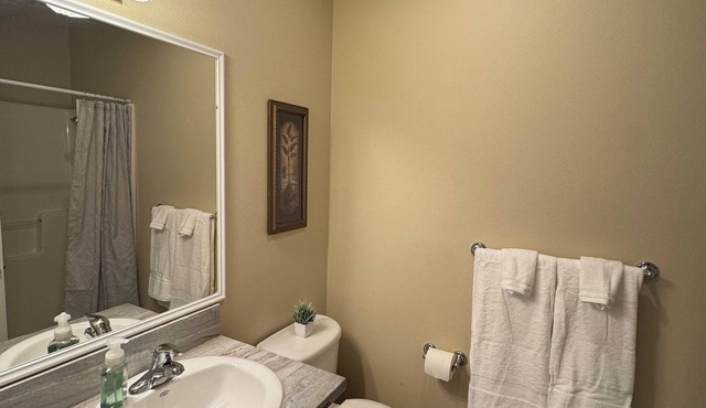 4-bedroom townhome in beautiful Corvallis close to OSU & Sunset Shopping Center