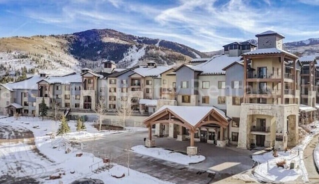 424C The Perfect Kitchen Studio under Mtns, pool & hot tub