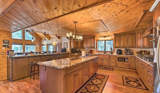 4700-Square-Foot Pinedale/Show Low Cabin: 17 Acres