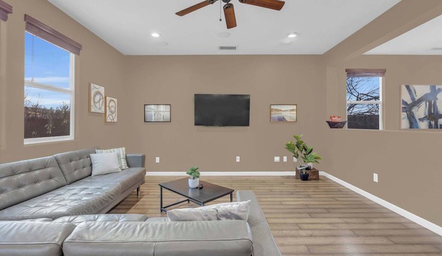 4Bedroom/Long Driveway/9 Beds/6TVs/Sleeps16