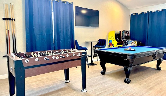 4BR Modern Pool and Billiard