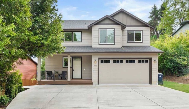 5 Bedroom Home w/Guest Suite & Private Sauna