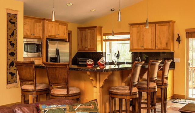 5-Star Luxury Tahoe Cabin! Great Location! Pool Table! Darts! Ping Pong!
