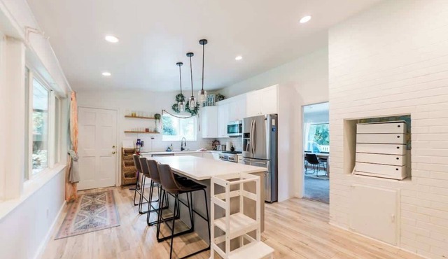 5645 116th Ave NE Kirkland Whole House · Spacious Kirkland Work-Ready Home-2 Off