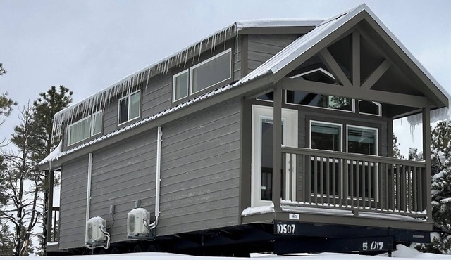 5B Cozy chalet in Beautiful Williams with AC, Wi-Fi, Forest View And Patio.