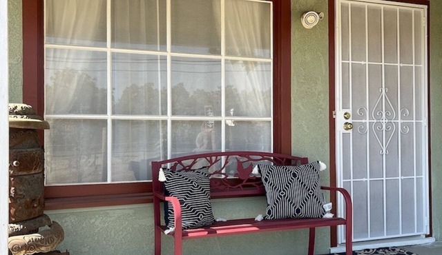 6 Ranch Farmhouse in the country!
