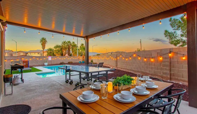 6BR Powerhouse: Heated Pool, Game Room & More!