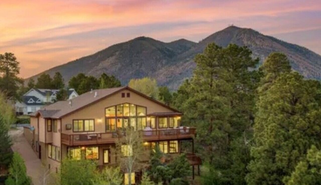 7BR Ski & Golf Course Retreat with Hot Tub