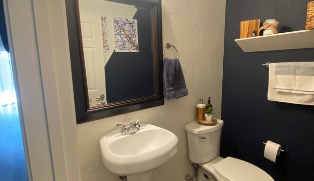 A Charmin Desert Oasis 3-bedroom house with WiFi, AC in wonderful Las Vegas