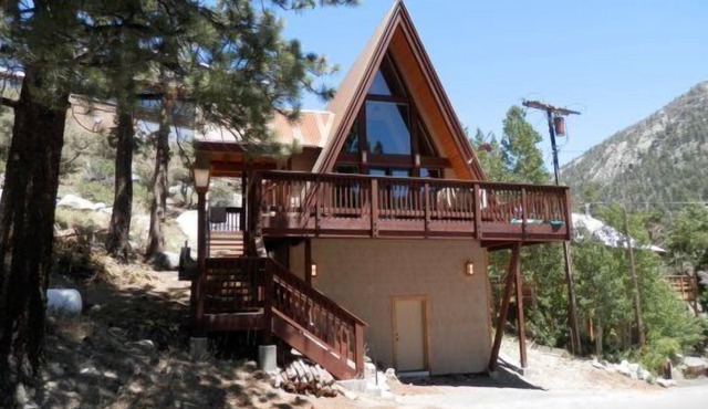 A-Frame Cabin close to Gull Lake, lots of upgrades, walk to both June and Gull Lake