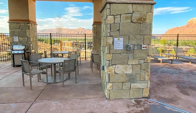 Adventure Awaits In Moab Near Arches in 4 Rooms w/Kitchen & Grilling Area