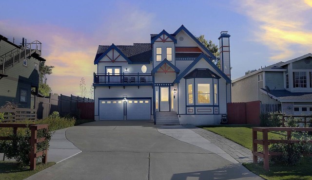 Amazing Cottage with Hot-tub and Fire Pit in Oceanside, California
