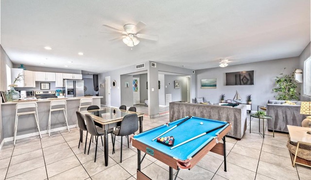 Amazing house 4 miles to the strip