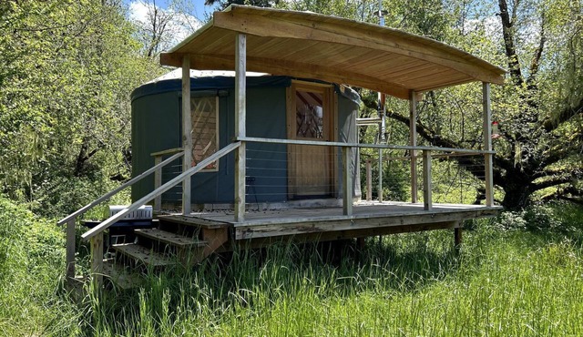 Amazing Romantic Yurt with Spectacular Landscape Views in Oregon