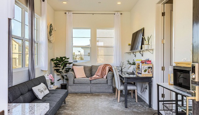 Apartment in North Las Vegas w/Community Perks