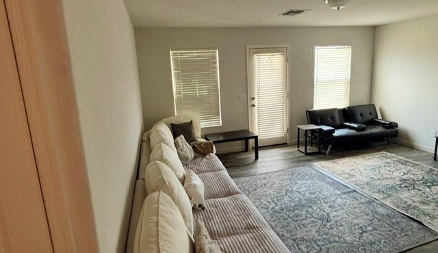 Awesome 3-bedroom house with AC in pleasant Kingman