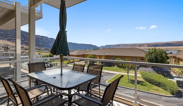 B35 Home by pool & Gorge shuttle