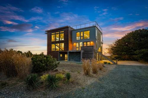 Bandon Beach - Hot Tub, Rooftop & Bandon Dunes