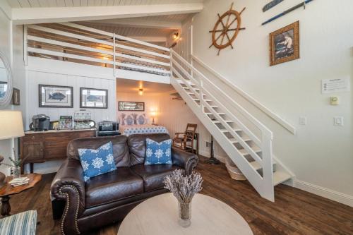 Bandon Marina Inn