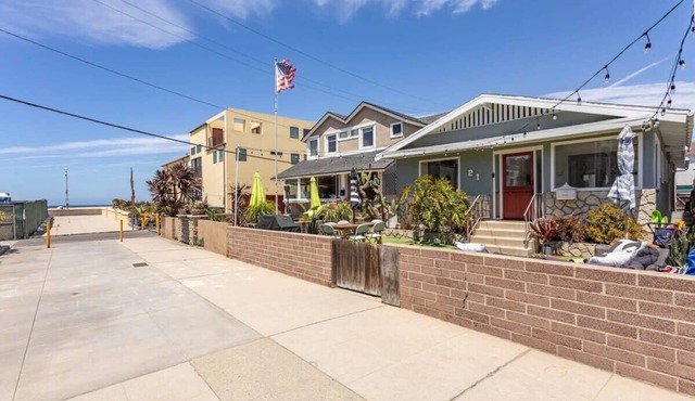 Beach Bungalow | 3 Houses to Sand | Walk to Pier